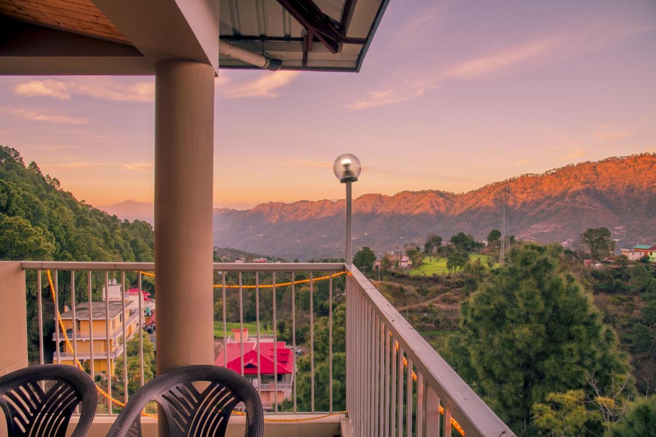 Bed and Breakfast Terrace Retreat à Kasauli Extérieur photo