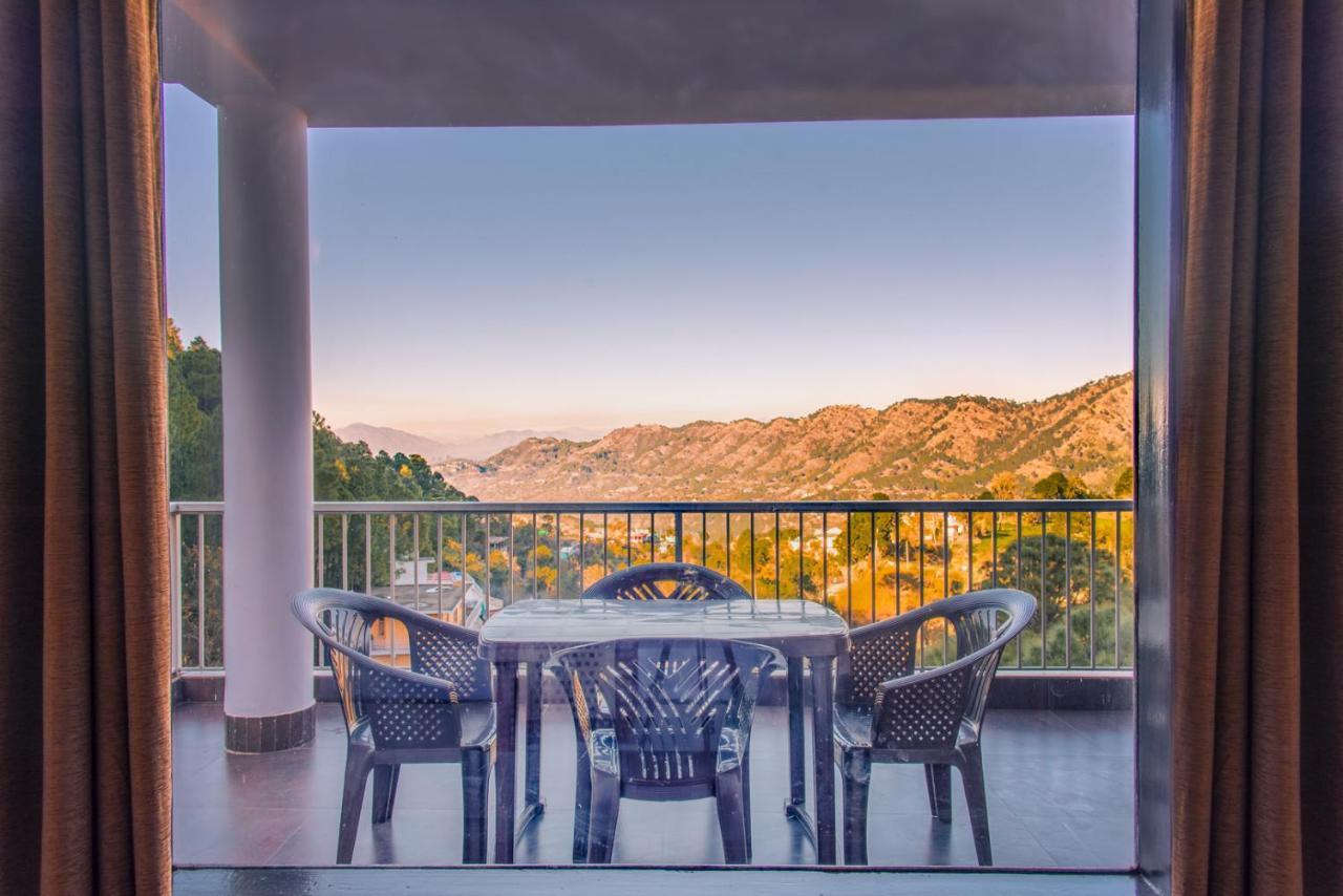 Bed and Breakfast Terrace Retreat à Kasauli Extérieur photo