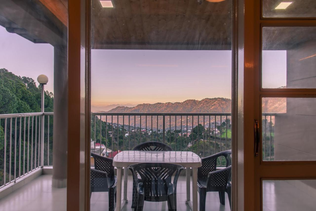 Bed and Breakfast Terrace Retreat à Kasauli Extérieur photo